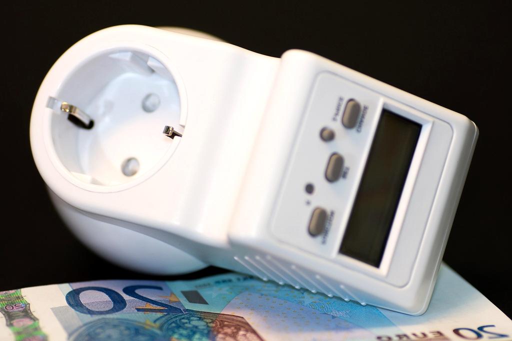 Energieconsultant team werkt aan implementatie van duurzame energieoplossingen